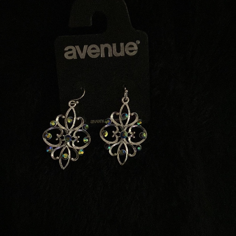 Earrings - Picture 2 of 4